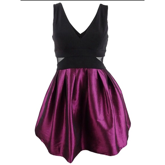 X By Xscape Mesh Inset Fit & Flare Pleated Iridescent Skirt Cocktail Dress 8 - Picture 2 of 8